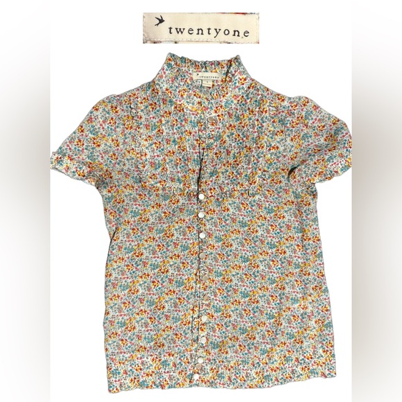 Forever 21 Tops - Twentyone Floral Blouse - Multicolor